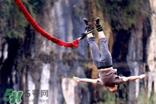 蹦極有危險(xiǎn)嗎？玩蹦極要簽生死狀嗎？