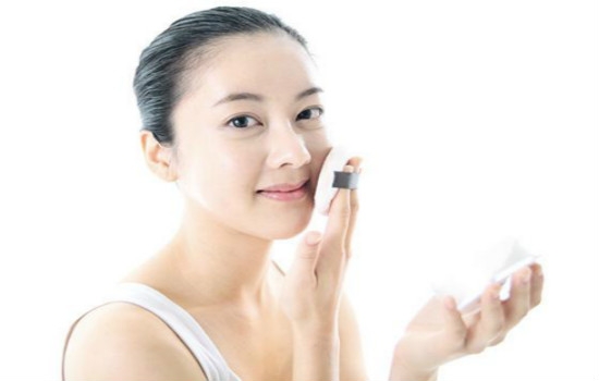 cc霜會(huì)脫妝嗎？cc霜脫妝怎么辦？