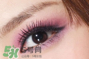 紫色腮紅適合什么口紅？紫色腮紅口紅搭配