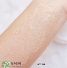 MAC魅可海洋亮白氣墊色號 Mac Lightful氣墊試色 MAC魅可海洋亮白氣墊色號 Mac Lightful氣墊試色