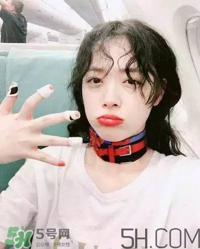 蘭蔻和雅詩蘭黛口紅哪個好？雅詩蘭黛和蘭蔻口紅對比