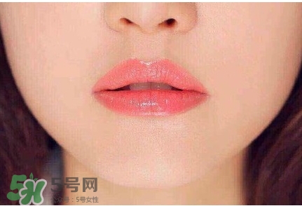 蜜桃色口紅是什么顏色？蜜桃色口紅試色