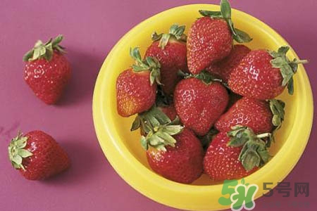 陽臺(tái)上怎么種草莓？如何在陽臺(tái)上種草莓？