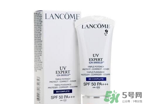 蘭蔻和迪奧粉底液哪個好？蘭蔻和迪奧粉底液對比