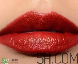 蘭蔻和雅詩蘭黛口紅哪個好？雅詩蘭黛和蘭蔻口紅對比