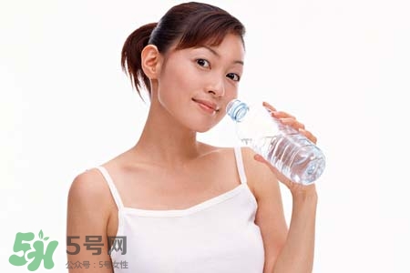 春天要多喝水嗎？春天多喝水有什么好處？