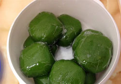 老人可以吃青團(tuán)嗎？老人能多吃青團(tuán)嗎？