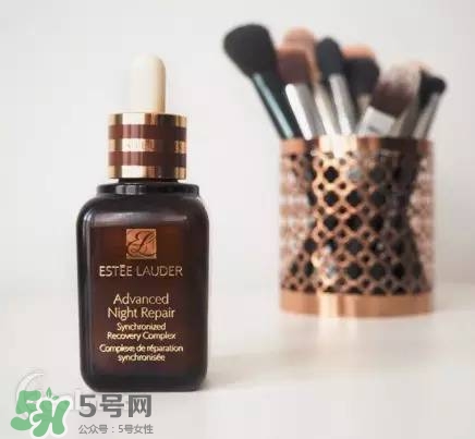 蘭蔻大眼精華和雅詩蘭黛小棕瓶哪個(gè)好？蘭蔻大眼精華和小棕瓶對(duì)比