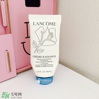 蘭蔻洗面奶粉色和藍色哪個好？蘭蔻洗面奶粉色藍色區(qū)別