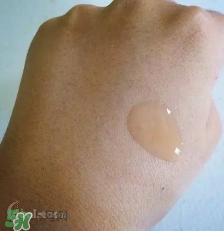 蘭蔻大眼精華和雅詩蘭黛小棕瓶哪個(gè)好？蘭蔻大眼精華和小棕瓶對(duì)比