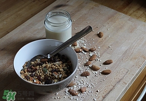 燕麥片怎么吃 燕麥片吃法 燕麥片怎么吃 燕麥片吃法