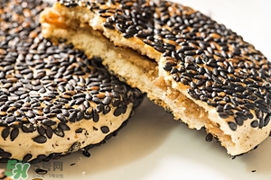 黑芝麻生吃好還是熟吃好 黑芝麻怎么吃最好 黑芝麻生吃好還是熟吃好 黑芝麻怎么吃最好