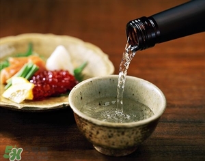 米酒的功效與作用 米酒的好處 米酒的功效與作用 米酒的好處