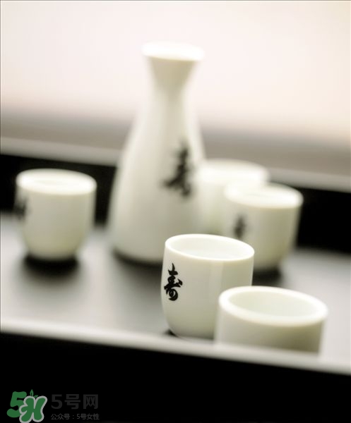 米酒的功效與作用 米酒的好處 米酒的功效與作用 米酒的好處