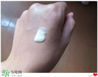 美康粉黛六勝肽回春膏怎么樣？美康粉黛六勝肽回春膏有激素嗎？