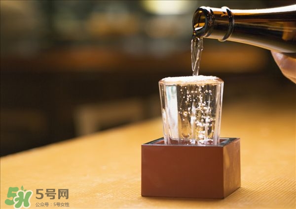 米酒的功效與作用 米酒的好處 米酒的功效與作用 米酒的好處