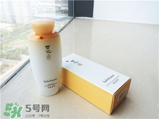 雪花秀水乳倒不出來(lái)怎么回事?雪花秀水乳不好倒怎么辦?