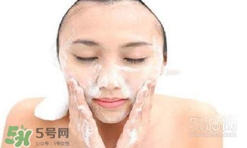 毛孔堵塞用什么洗面奶？毛孔堵塞用洗面奶注意事項(xiàng)
