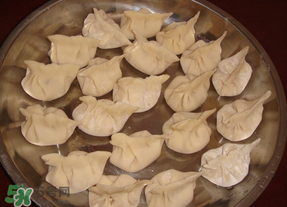 薺菜素餃子怎么做？薺菜素餡餃子怎么做好吃？