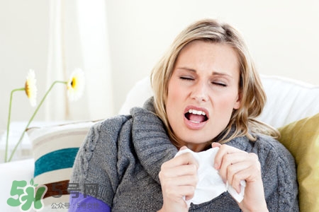 打噴嚏可以排寒氣嗎？打噴嚏真的可以驅(qū)寒嗎？