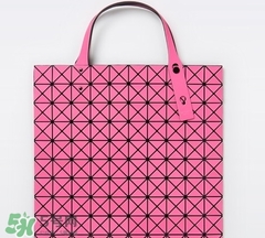 三宅一生櫻花粉包包多少錢？三宅一生櫻花粉包包價格