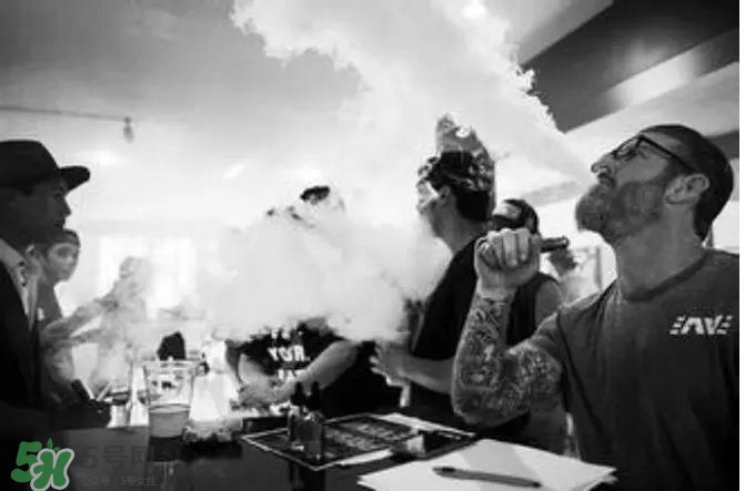 電子煙和真煙哪個(gè)危害大？電子煙和香煙哪個(gè)危害大？