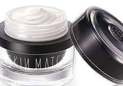 極密水光素顏霜怎么用？極密素顏霜使用方法