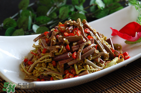 蕨菜苦能吃嗎？蕨菜苦的吃了會中毒嗎？