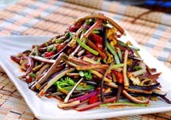 蕨菜苦能吃嗎？蕨菜苦的吃了會(huì)中毒嗎？