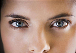 紋眼線暈染了怎么辦？紋眼線暈色了可以洗掉嗎？