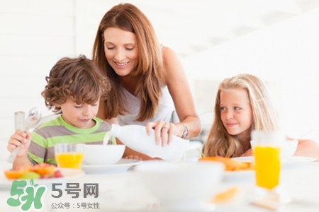 水痘期間不能吃什么？得水痘不能吃什么食物？