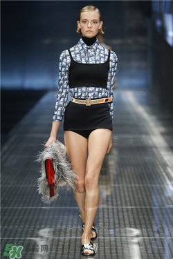 2017米蘭時(shí)裝周prada春夏系列 2017米蘭時(shí)裝周prada新品搭配 2017米蘭時(shí)裝周prada春夏系列 2017米蘭時(shí)裝周prada新品搭配