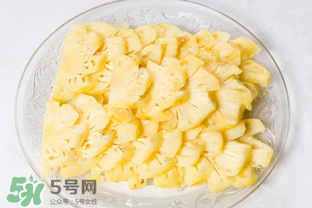 菠蘿要用鹽水泡多久？菠蘿用鹽水泡多長時間？