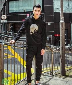 男士衛(wèi)衣配什么褲子？男士衛(wèi)衣搭配什么褲子好看？