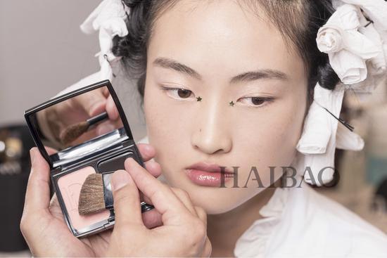 迪奧星星眼妝容怎么化？迪奧星星眼妝容畫法