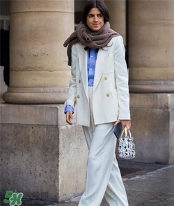 白色西服怎么搭配？白色西服搭配什么內(nèi)搭？