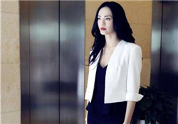 白色西服怎么搭配？白色西服搭配什么內(nèi)搭？