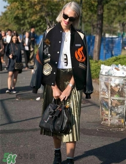 百褶裙搭配什么外套？百褶裙搭配什么外套好看？