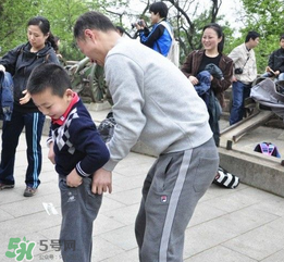 清明節(jié)穿什么衣服？清明節(jié)是適合穿什么衣服？