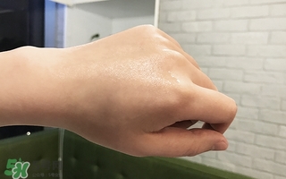 歐萊雅玻尿酸嘭嘭水怎么用?歐萊雅玻尿酸導(dǎo)入膨潤精華用法 歐萊雅玻尿酸嘭嘭水怎么用?歐萊雅玻尿酸導(dǎo)入膨潤精華用法