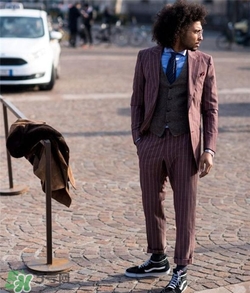 條紋西裝怎么搭配？條紋西服怎么搭配好看？