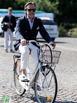 條紋西裝怎么搭配？條紋西服怎么搭配好看？