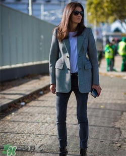 灰色西裝怎么搭配？灰色西服怎么搭配好看？