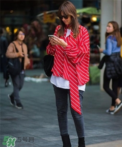 條紋襯衫配什么褲子？條紋襯衣搭配什么褲子好看？