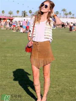 春天穿流蘇裙怎么搭配？春天流蘇裙怎么搭配好看？