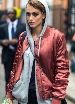 飛行員夾克怎么搭配？飛行員夾克怎么搭配好看？