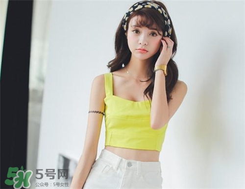 熒光色衣服怎么搭配？熒光色衣服怎么搭配好看？