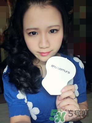 植村秀小燈泡584和784哪個白？植村秀小燈泡584和784對比