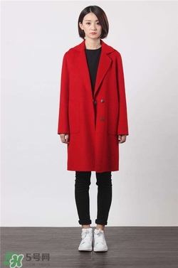 紅色衣服配什么顏色鞋子？紅色衣服配什么鞋子好看？