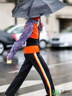 橙色衣服搭配什么顏色褲子？橙色衣服配什么褲子好看？